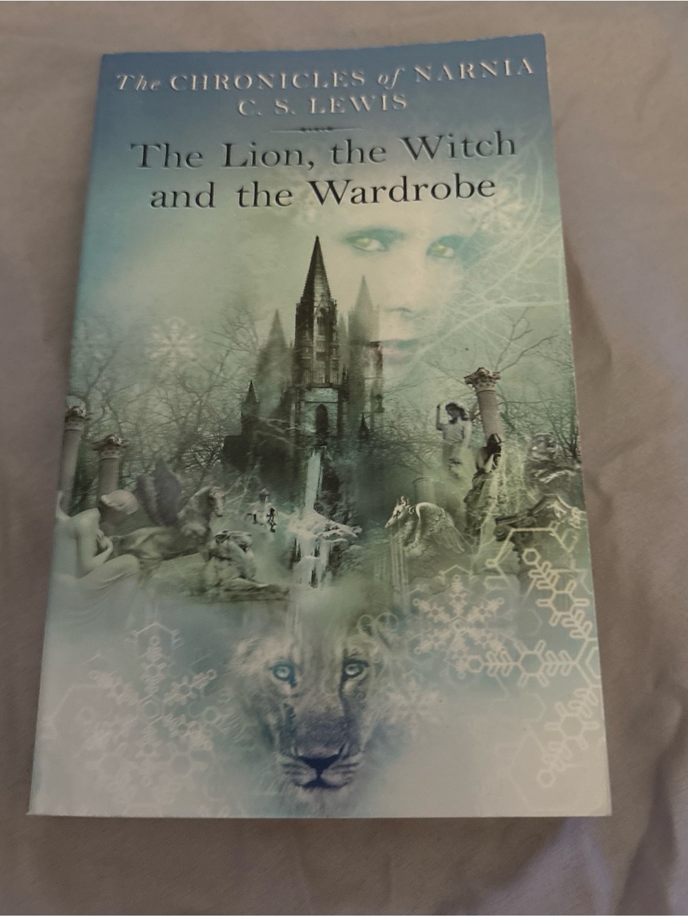 The Lion, the Witch, and the Wardrobe (The Chronicles of Narnia) by C.S. Lewis